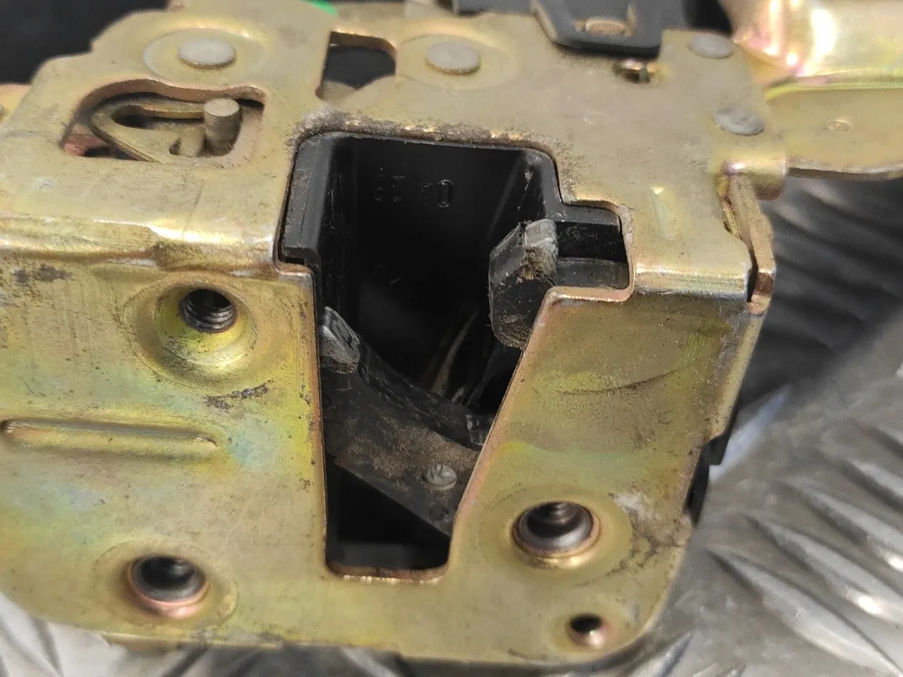 Cerradura Puerta Trasera Izquierda para Mitsubishi Space Star (Dg0)
