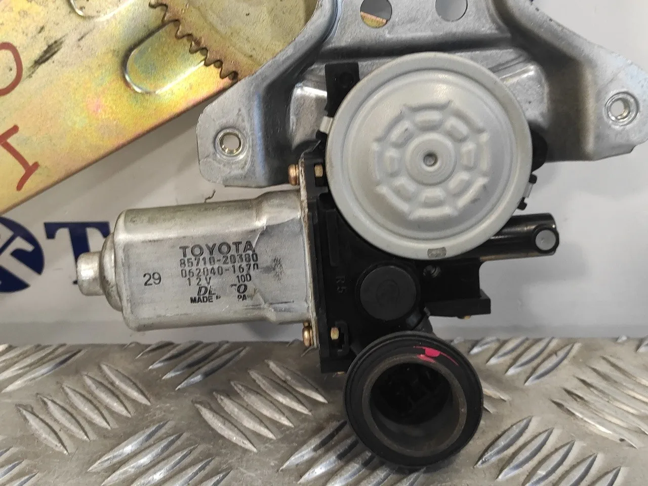Elevalunas Trasero Izquierdo para Toyota Corolla Verso (E12)