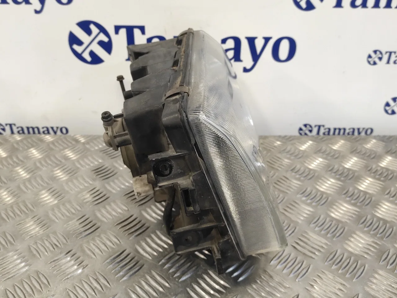 Faro Derecho para Mitsubishi Montero (V20/V40)