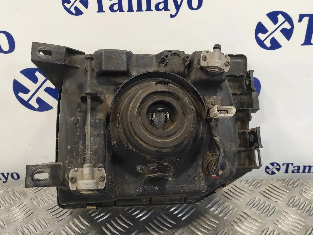 Faro Derecho para Mitsubishi Montero (V20/V40)