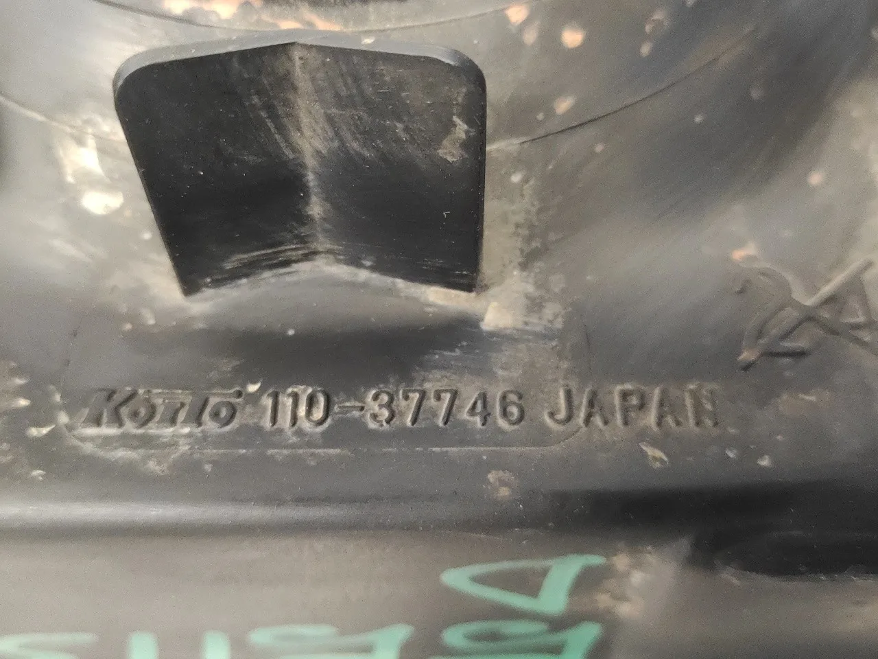 Faro Derecho para Mitsubishi Montero (V20/V40)