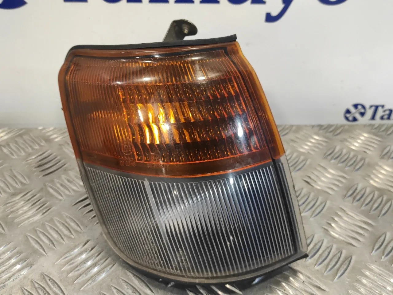 Piloto Delantero Derecho para Mitsubishi Montero (V20/V40)