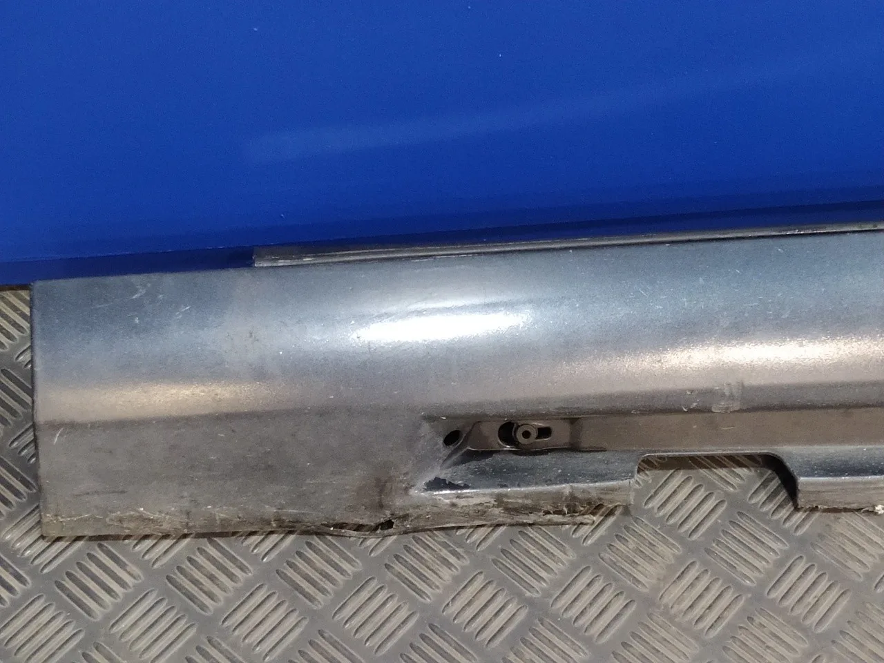 Faldon Lateral para Volvo S60 Lim.