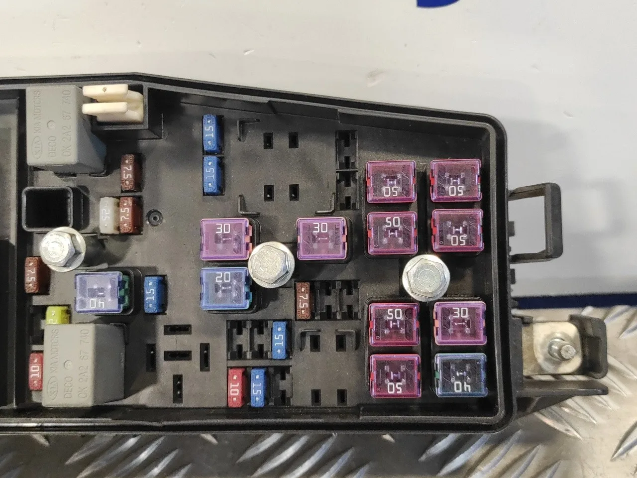 Caja Reles / Fusibles para Kia Carnival