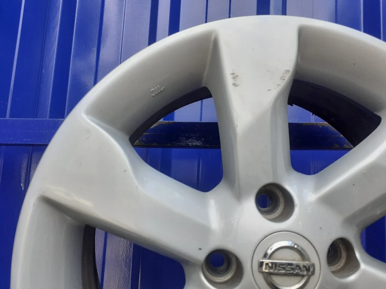 Llanta para Nissan Note (E11E)