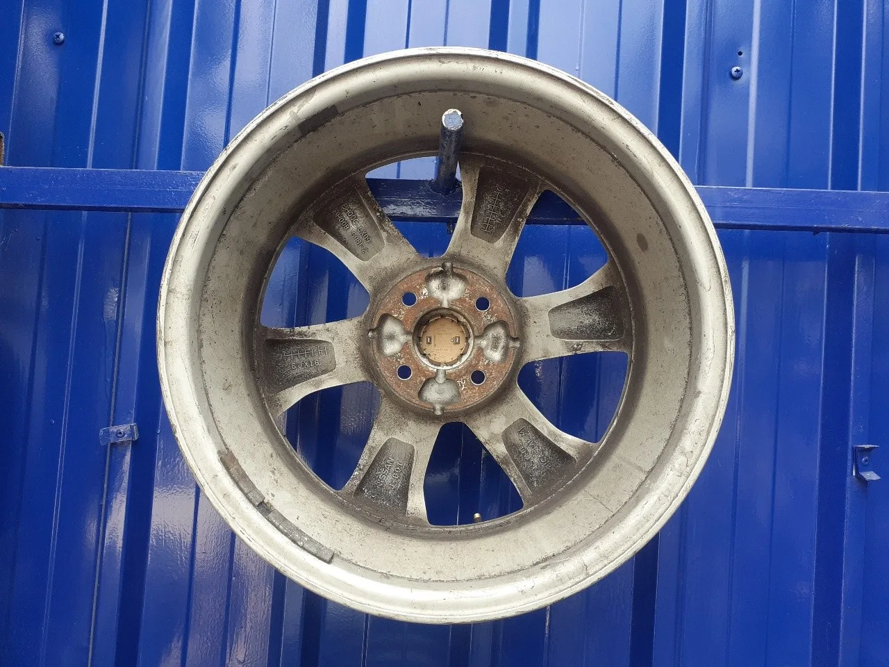 Llanta para Nissan Note (E11E)