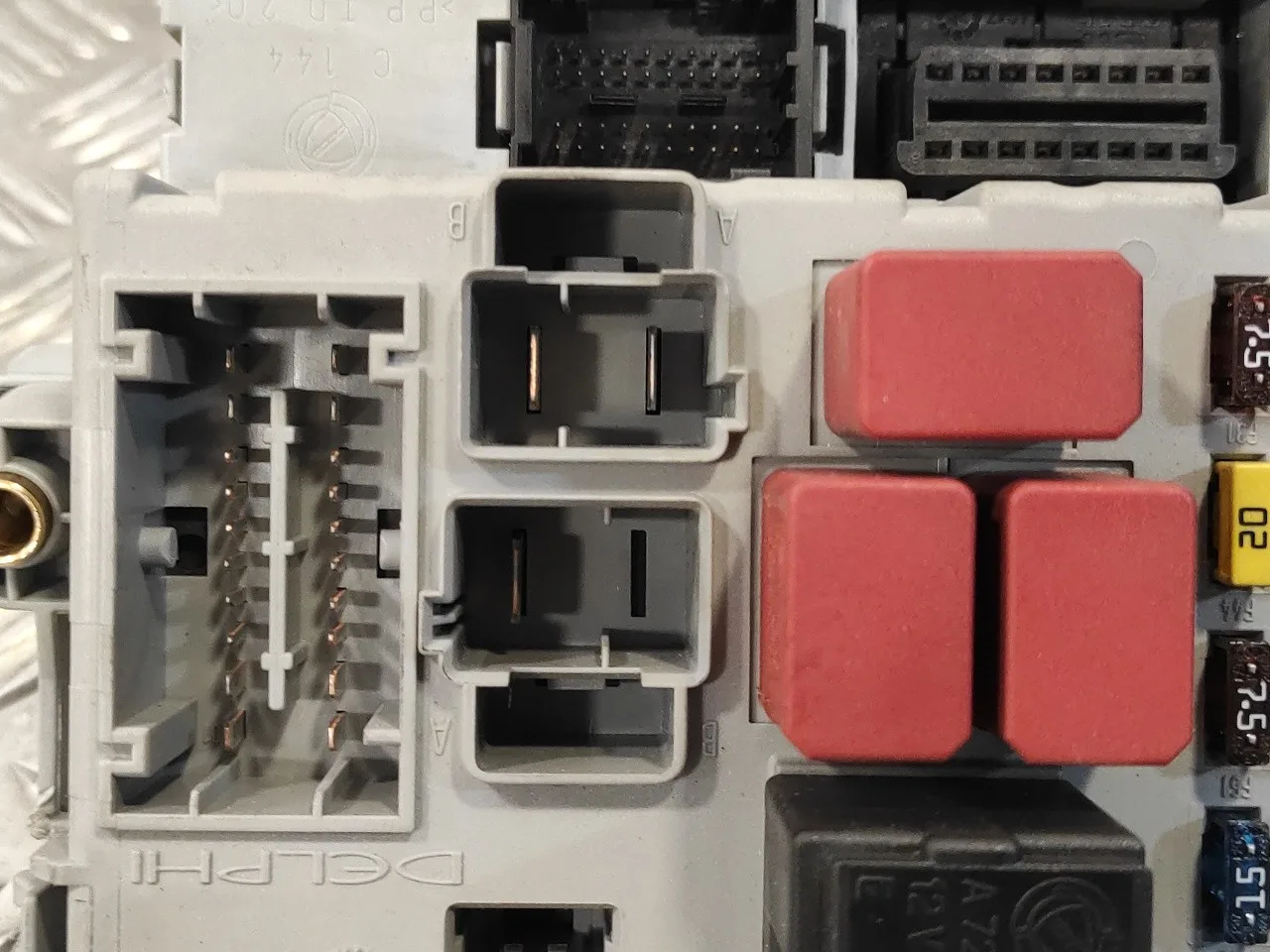 Caja Reles / Fusibles para Fiat Idea (135)