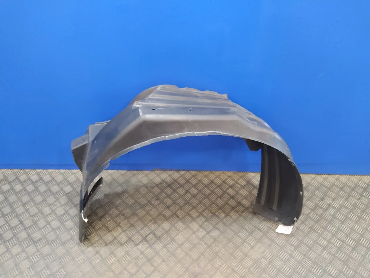 Plastico Paso Rueda Trasero Derecho para Isuzu D-Max