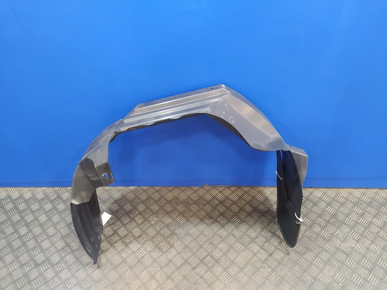 Plastico Paso Rueda Trasero Derecho para Isuzu D-Max