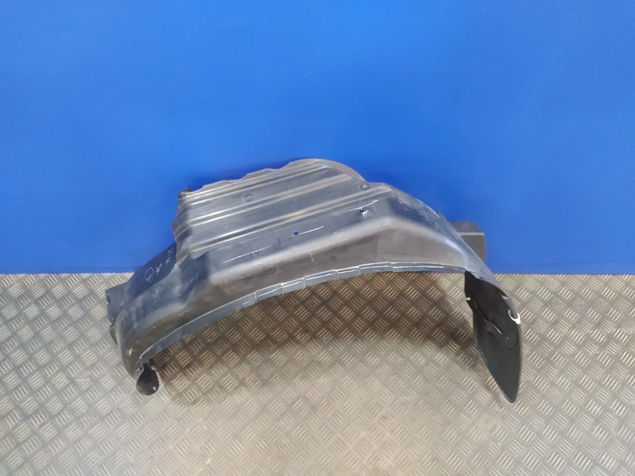 Plastico Paso Rueda Trasero Izquierdo para Isuzu D-Max