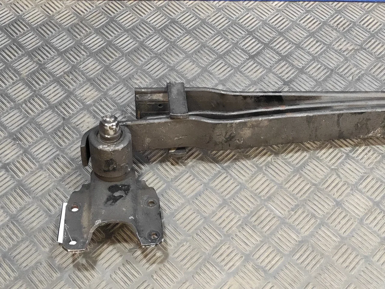 Ballesta Trasera para Nissan Cabstar ->09.06