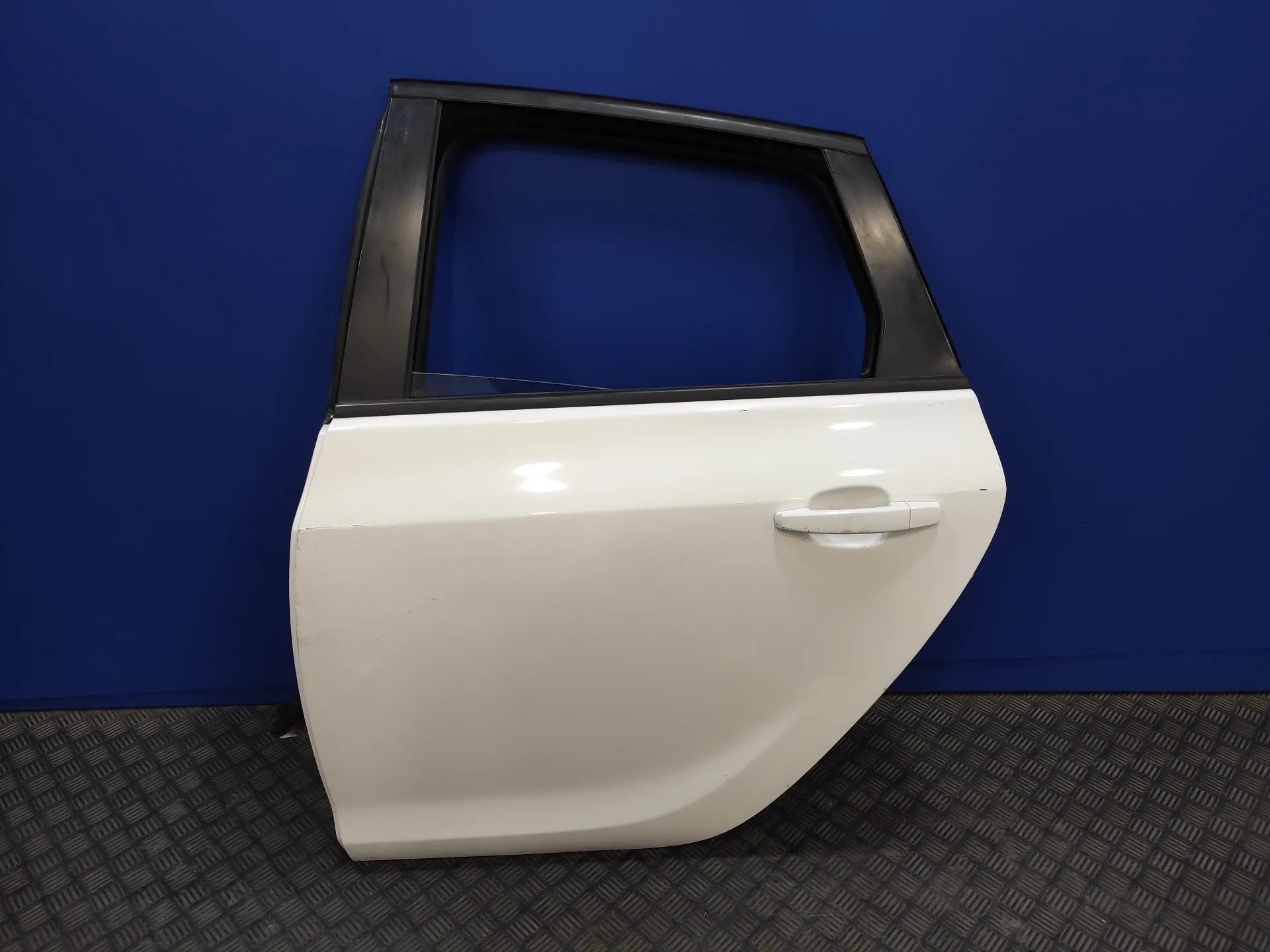 Puerta Trasera Izquierda para Opel Astra J Lim.