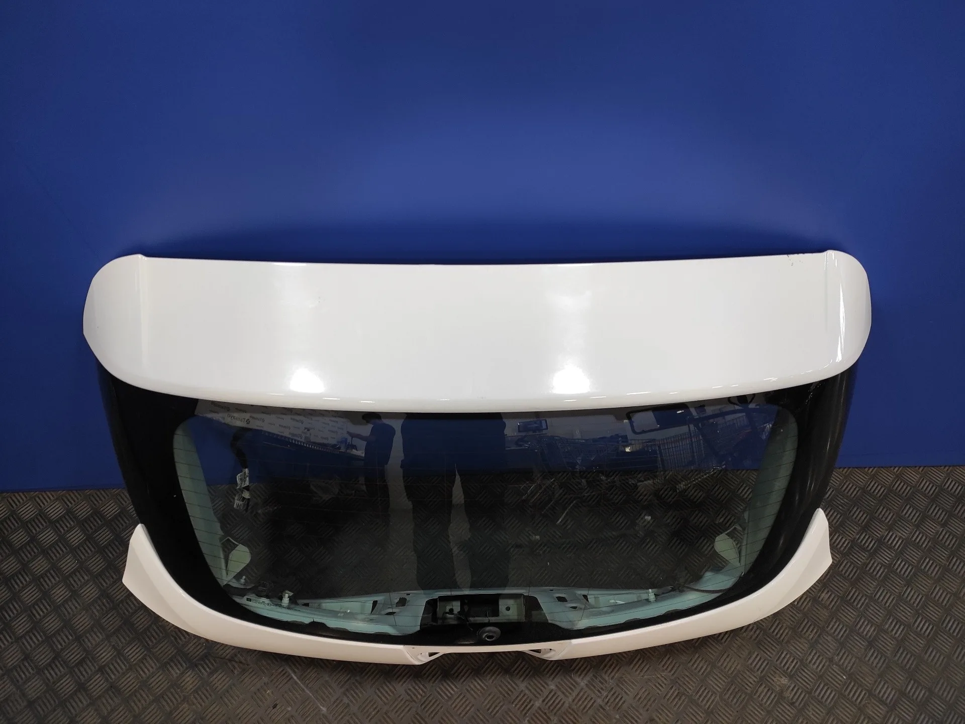 Porton Trasero para Opel Astra J Lim.
