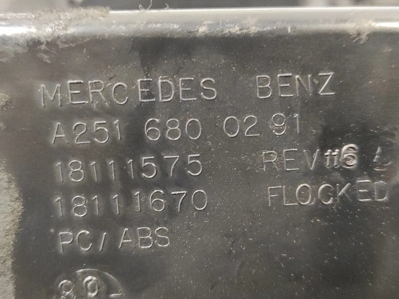 Guantera para Mercedes-Benz Clase R (W251)