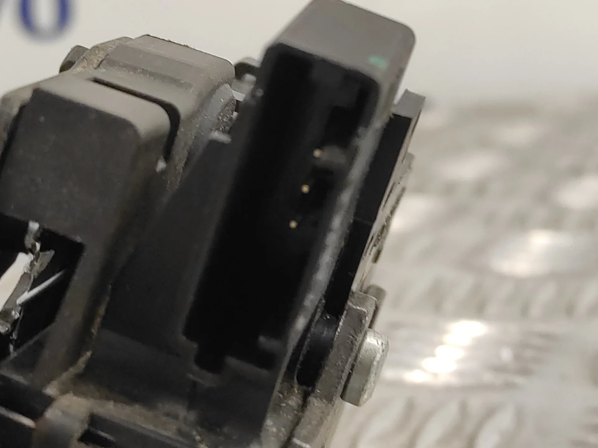 Cerradura Maletero / Porton para Opel Astra J Lim.