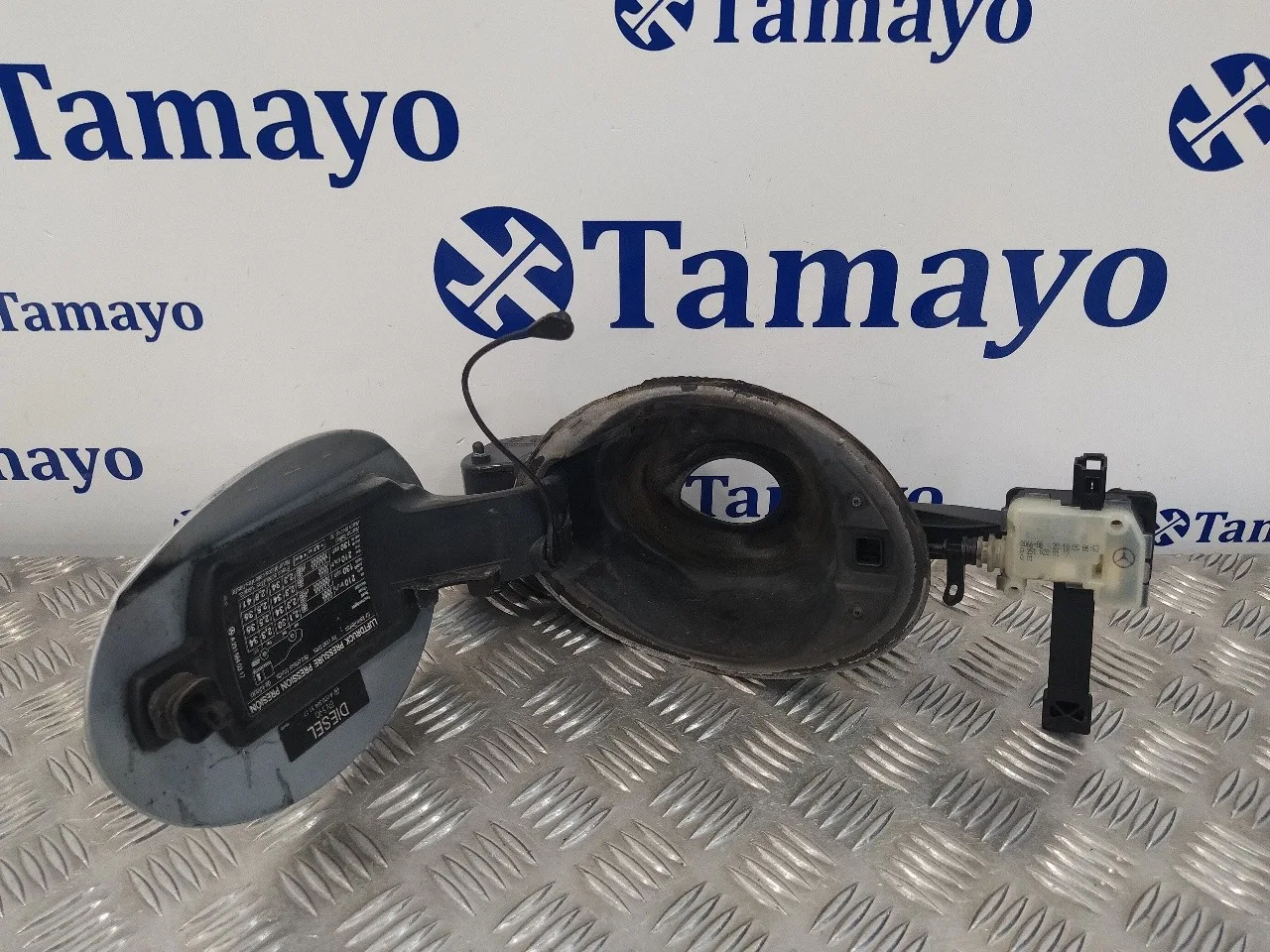 Tapa Exterior Combustible para Mercedes-Benz Clase R (W251)