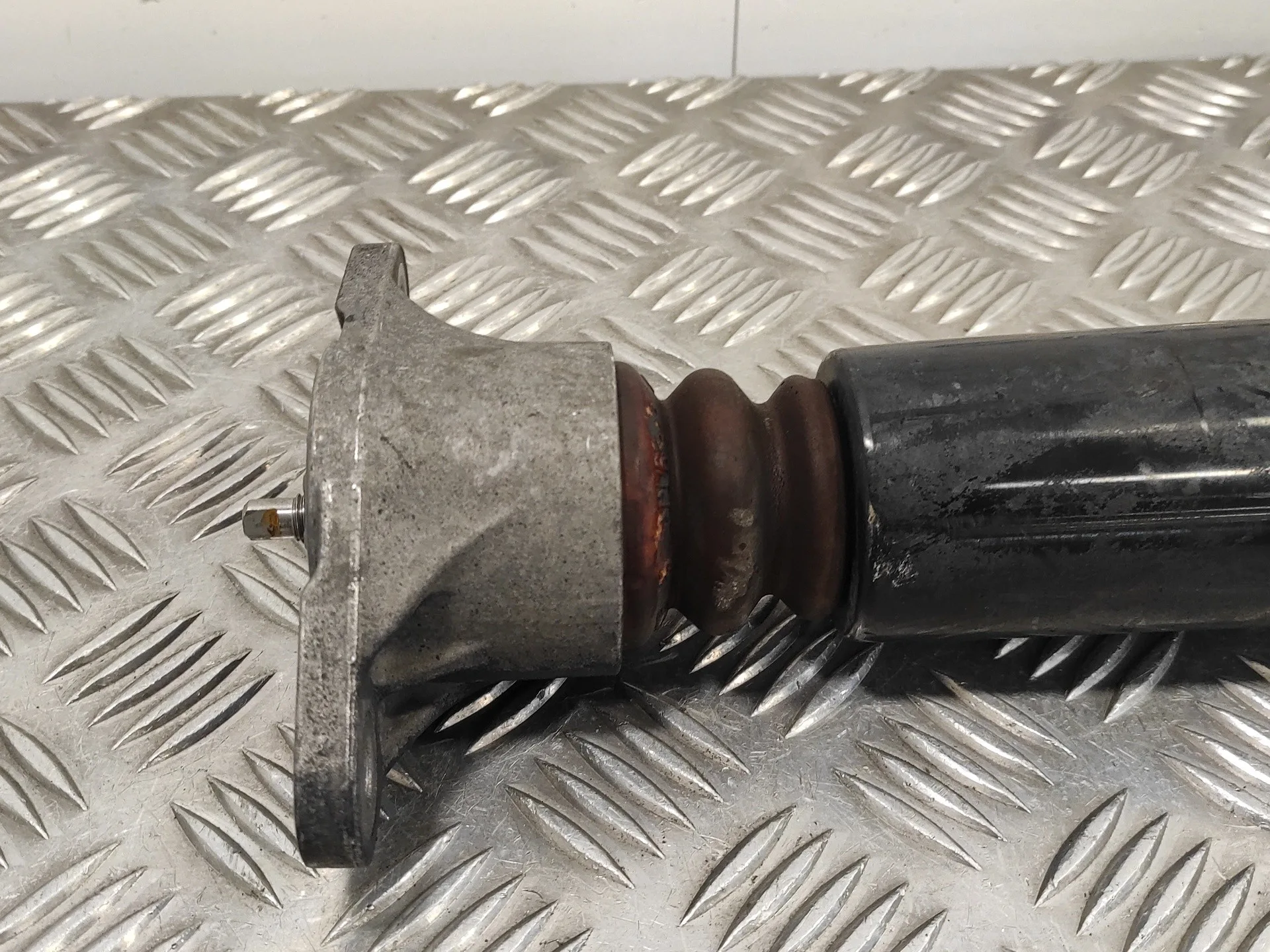 Amortiguador Trasero Derecho para Hyundai I30 (Gd)