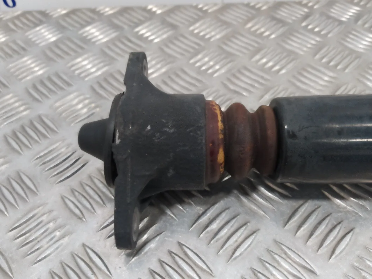 Amortiguador Trasero Izquierdo para Hyundai I30 (Gd)