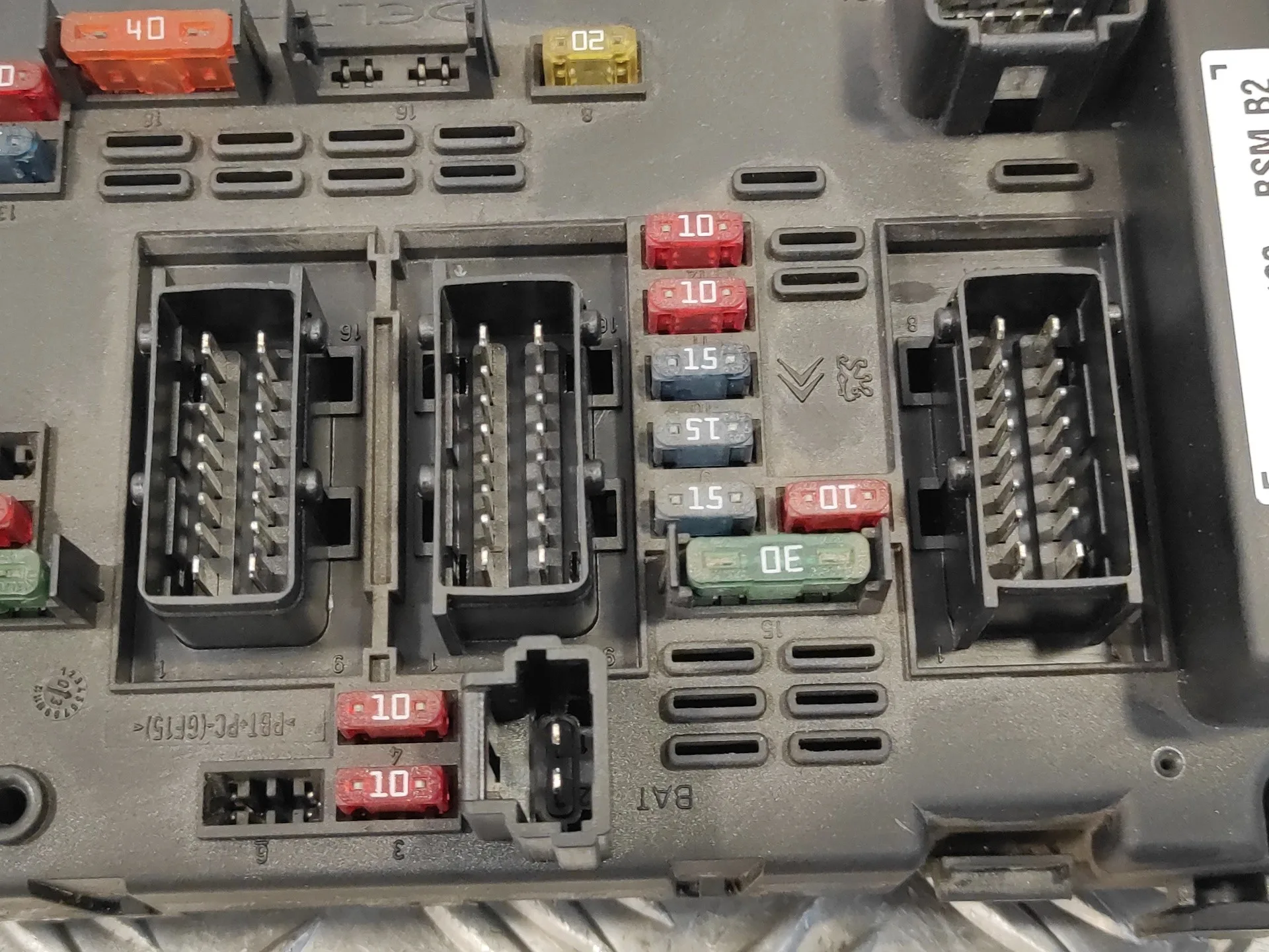 Caja Reles / Fusibles para Peugeot 206 Berlina