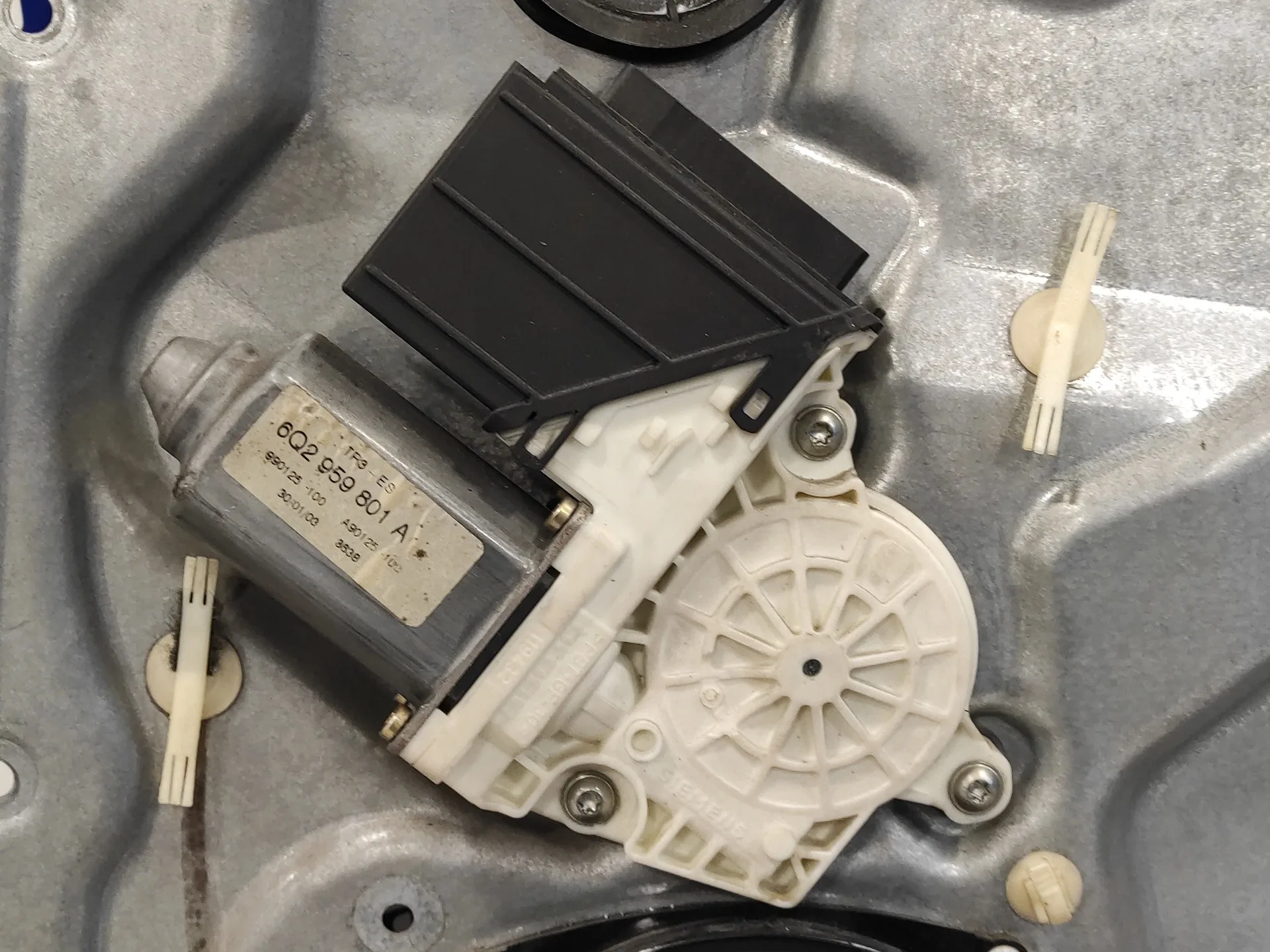 Elevalunas Delantero Derecho para Seat Ibiza (6L1)