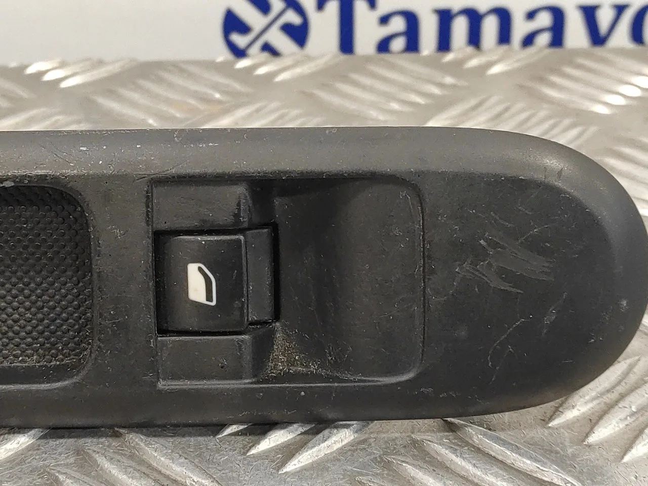 Mando Elevalunas Delantero Derecho para Peugeot 5008