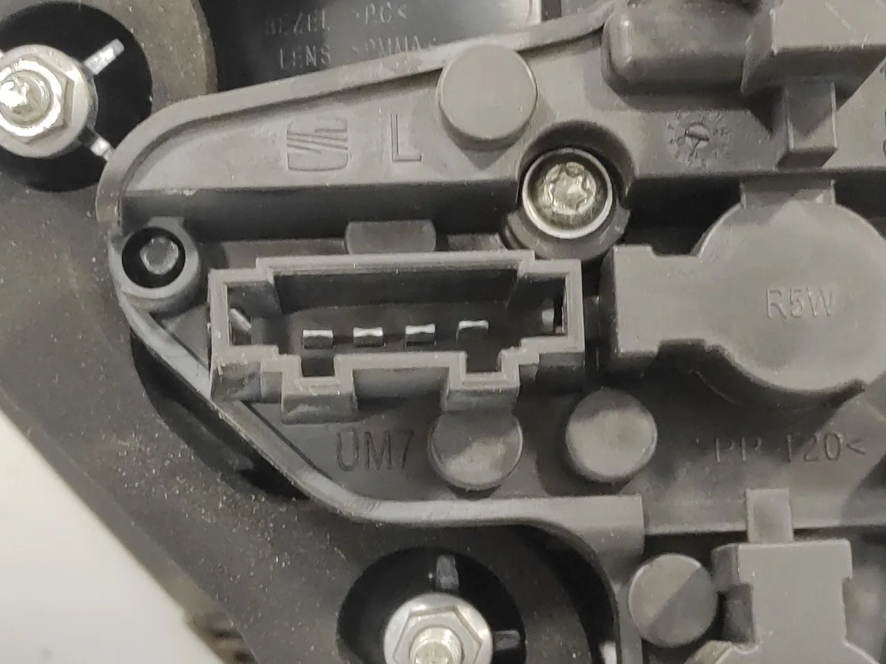 Piloto Trasero Izquierdo Interior para Seat Toledo (Kg3)