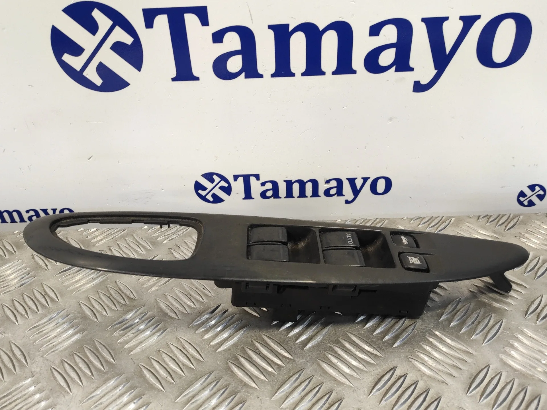 Mando Elevalunas Delantero Izquierdo para Nissan Primera Berlina (P12)