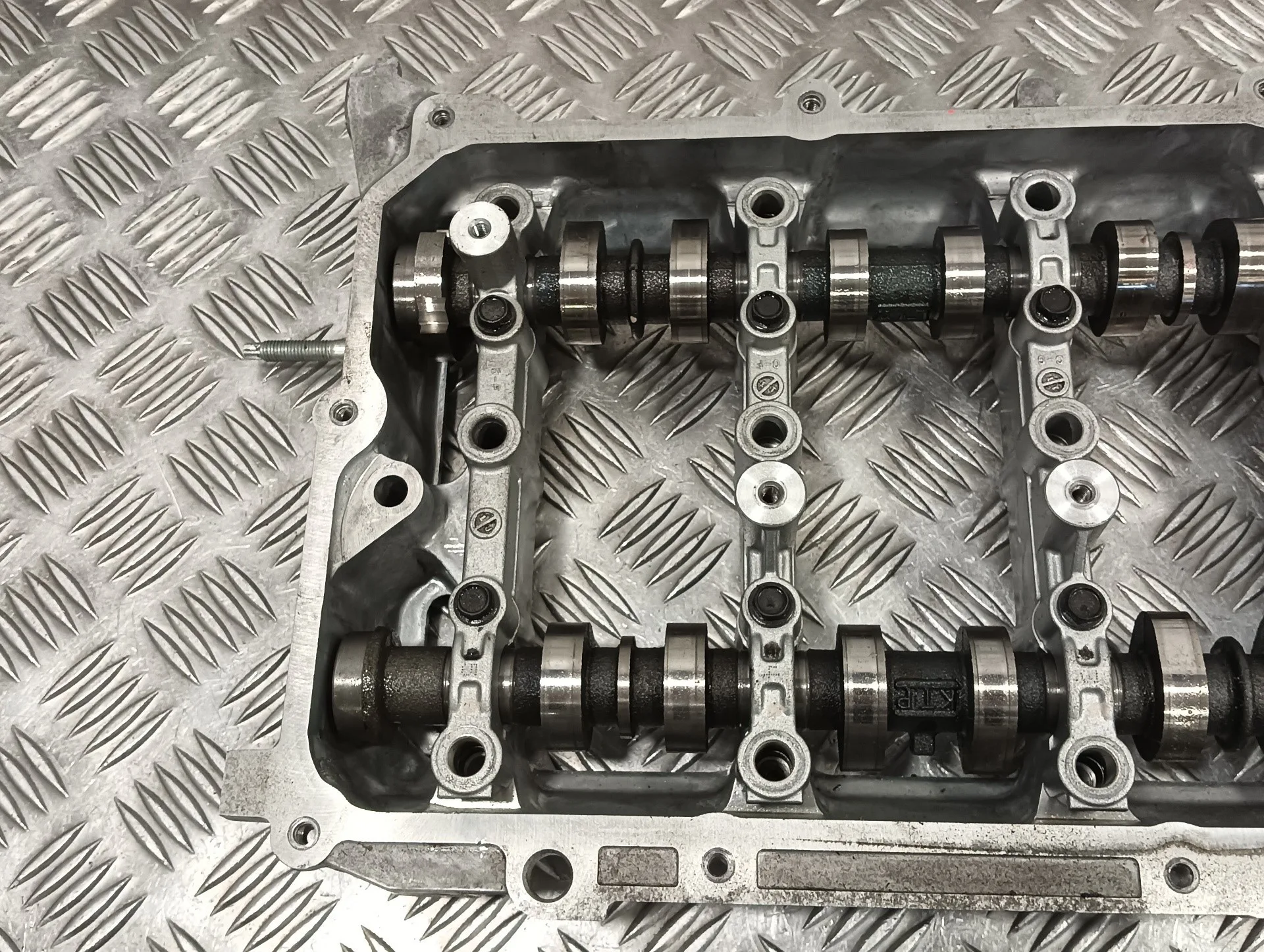 Culatin para Toyota Prius (Zvw50)