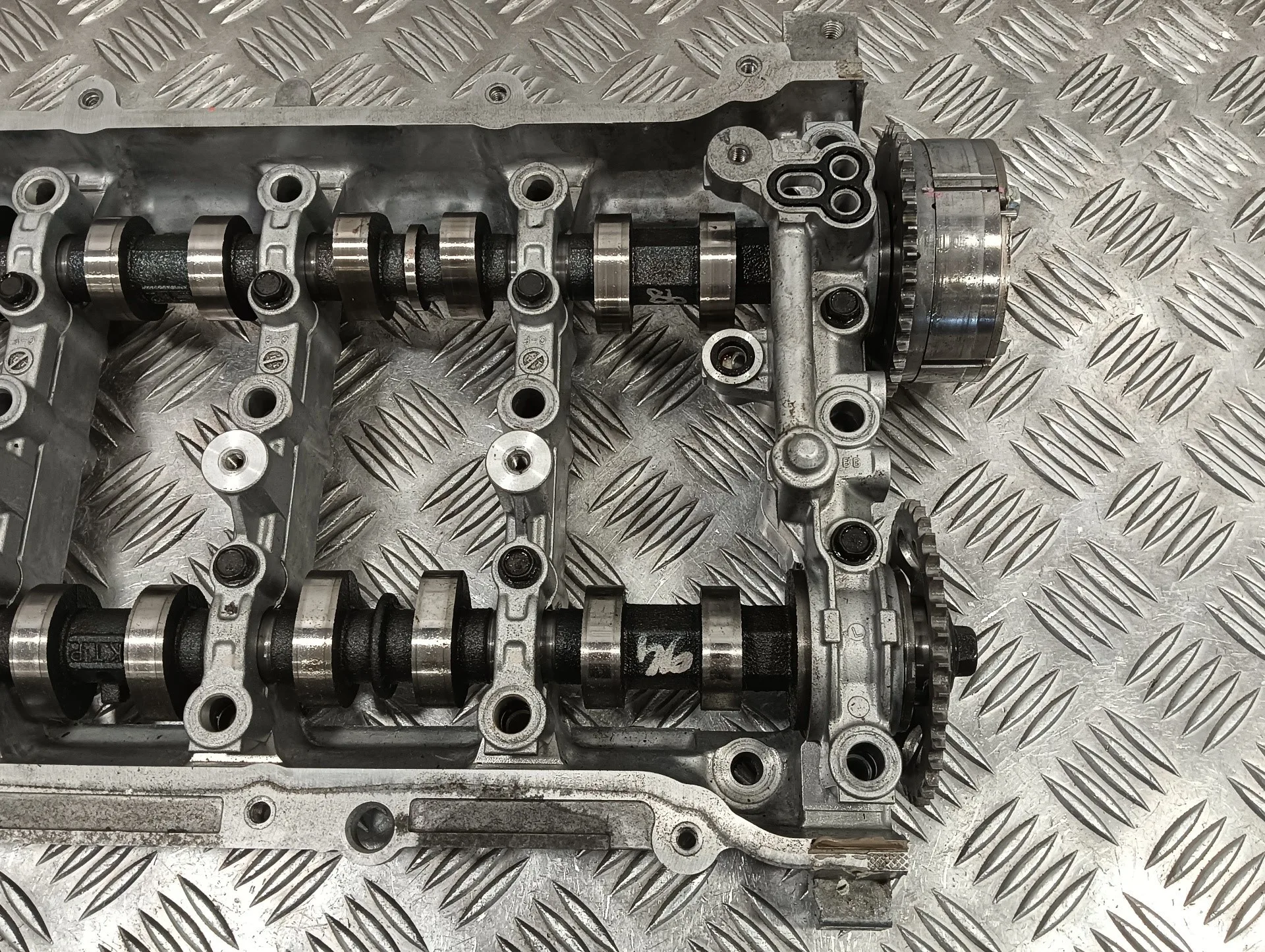 Culatin para Toyota Prius (Zvw50)