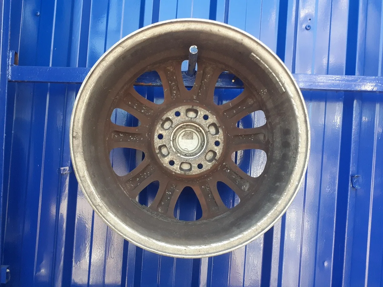 Llanta para Kia Carnival