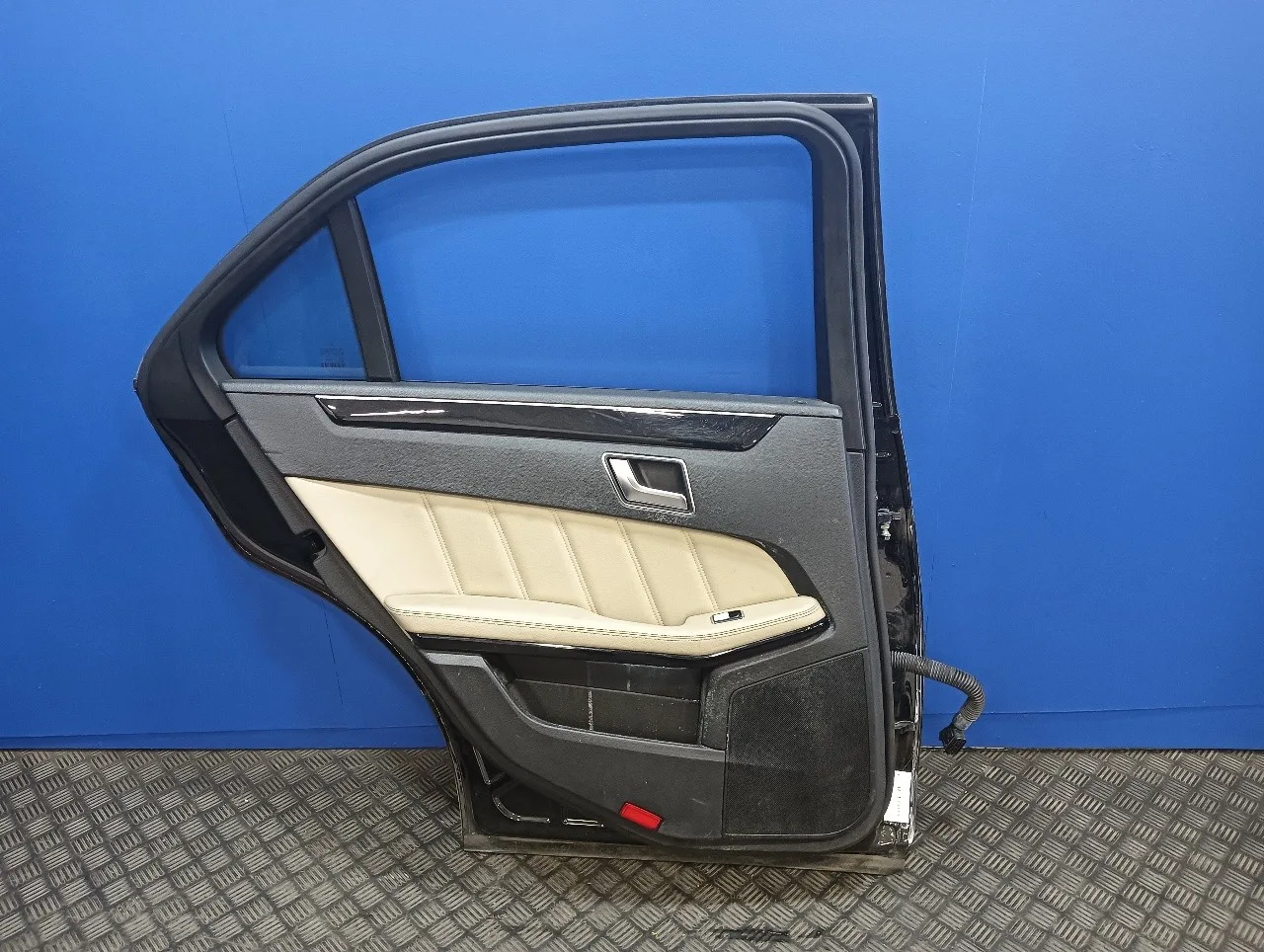 Puerta Trasera Izquierda para Mercedes-Benz Clase E (W212) Lim.