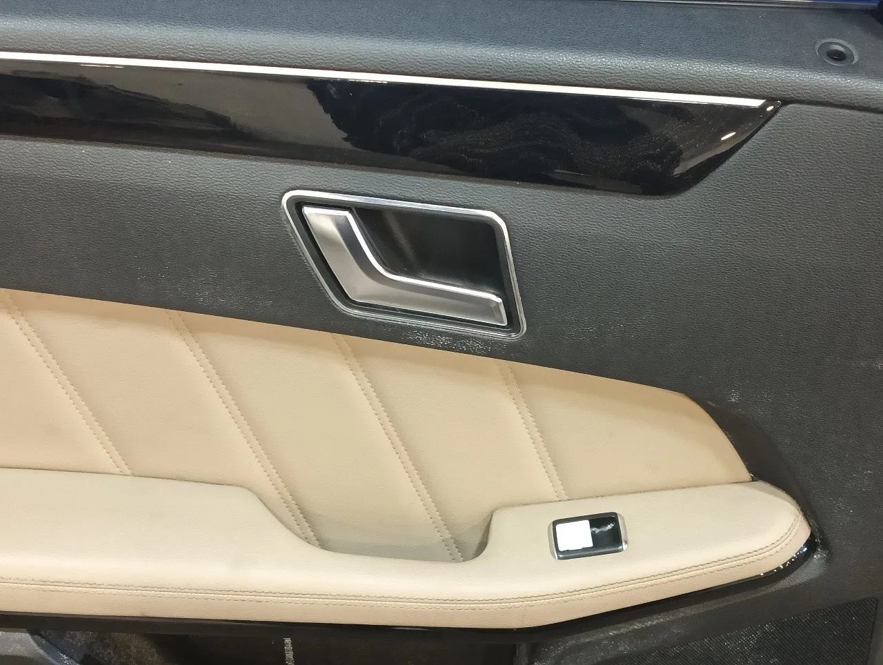 Puerta Trasera Izquierda para Mercedes-Benz Clase E (W212) Lim.