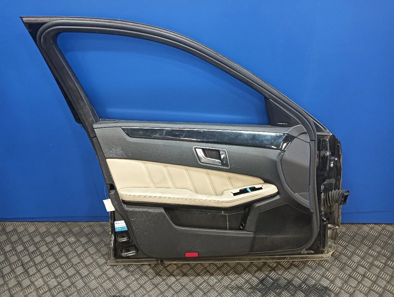 Puerta Delantera Izquierda para Mercedes-Benz Clase E (W212) Lim.