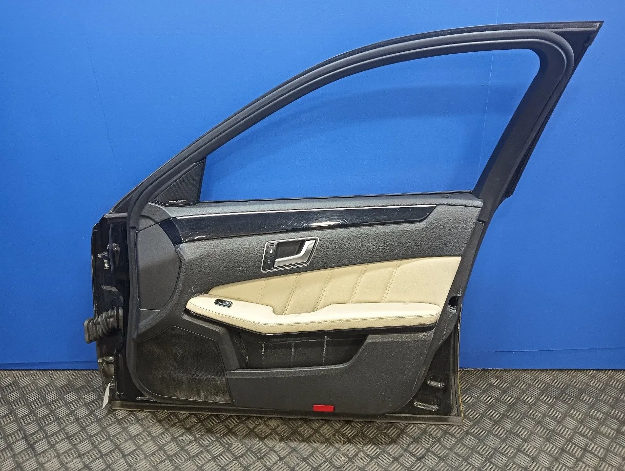 Puerta Delantera Derecha para Mercedes-Benz Clase E (W212) Lim.