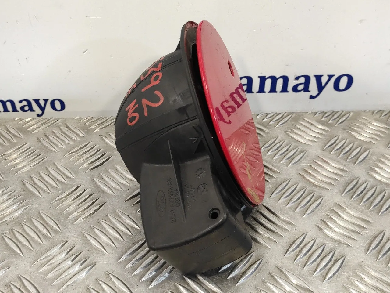 Tapa Exterior Combustible para Ford Fusion (Cbk)