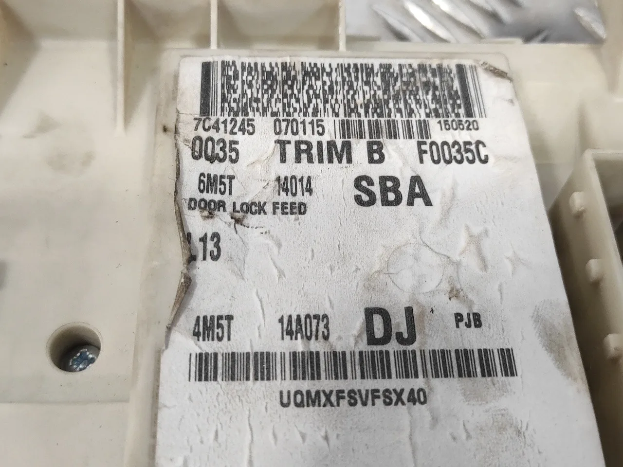 Caja Reles / Fusibles para Ford Focus Berlina (Cap)