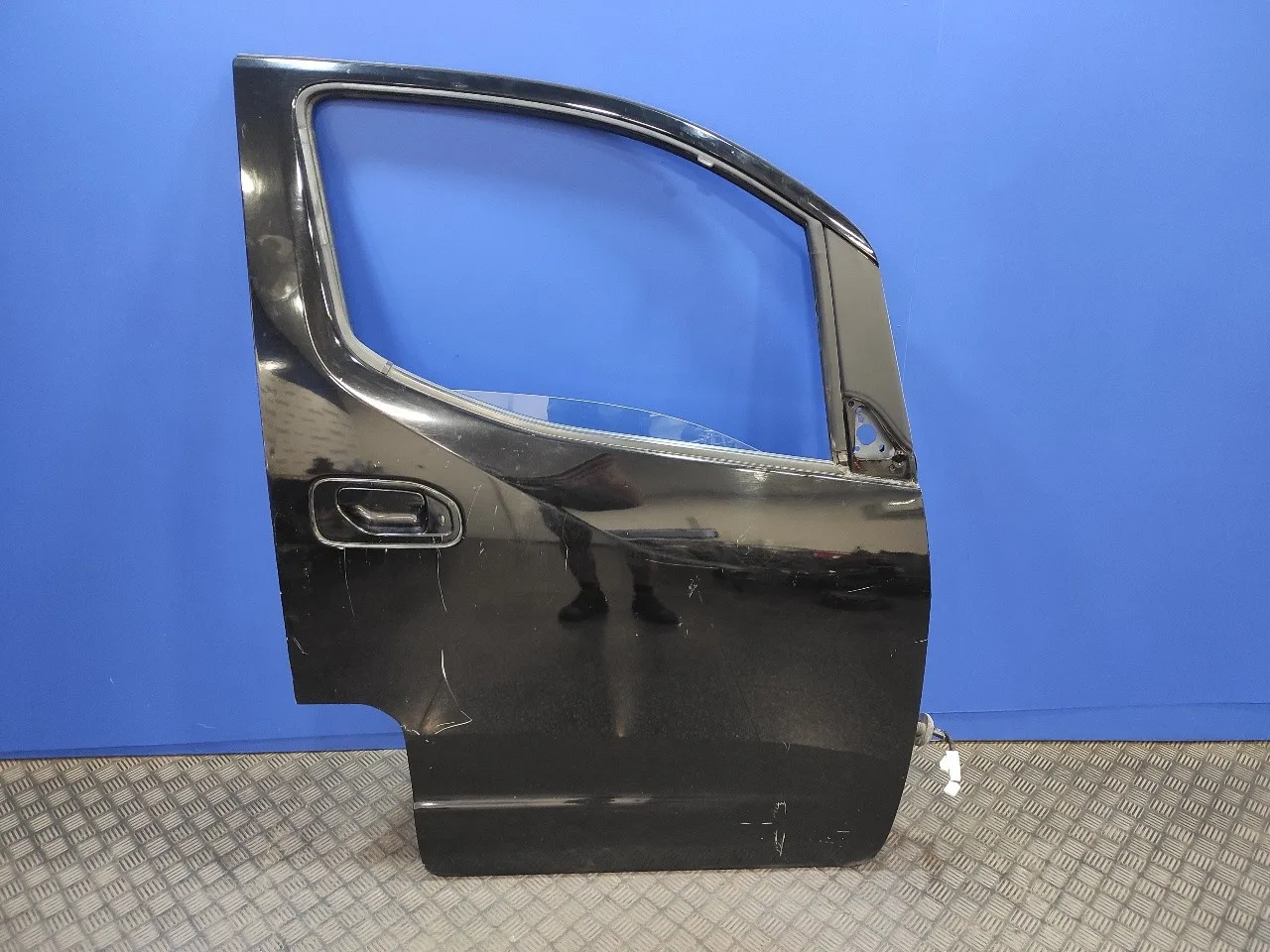Puerta Delantera Derecha para Nissan Nv 200 (M20)