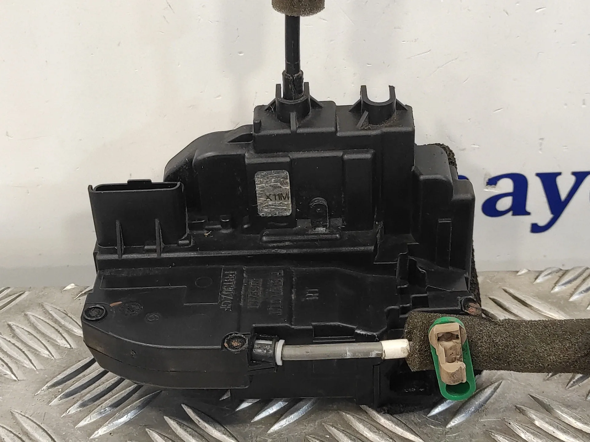 Cerradura Puerta Delantera Izquierda para Nissan Nv 200 (M20)