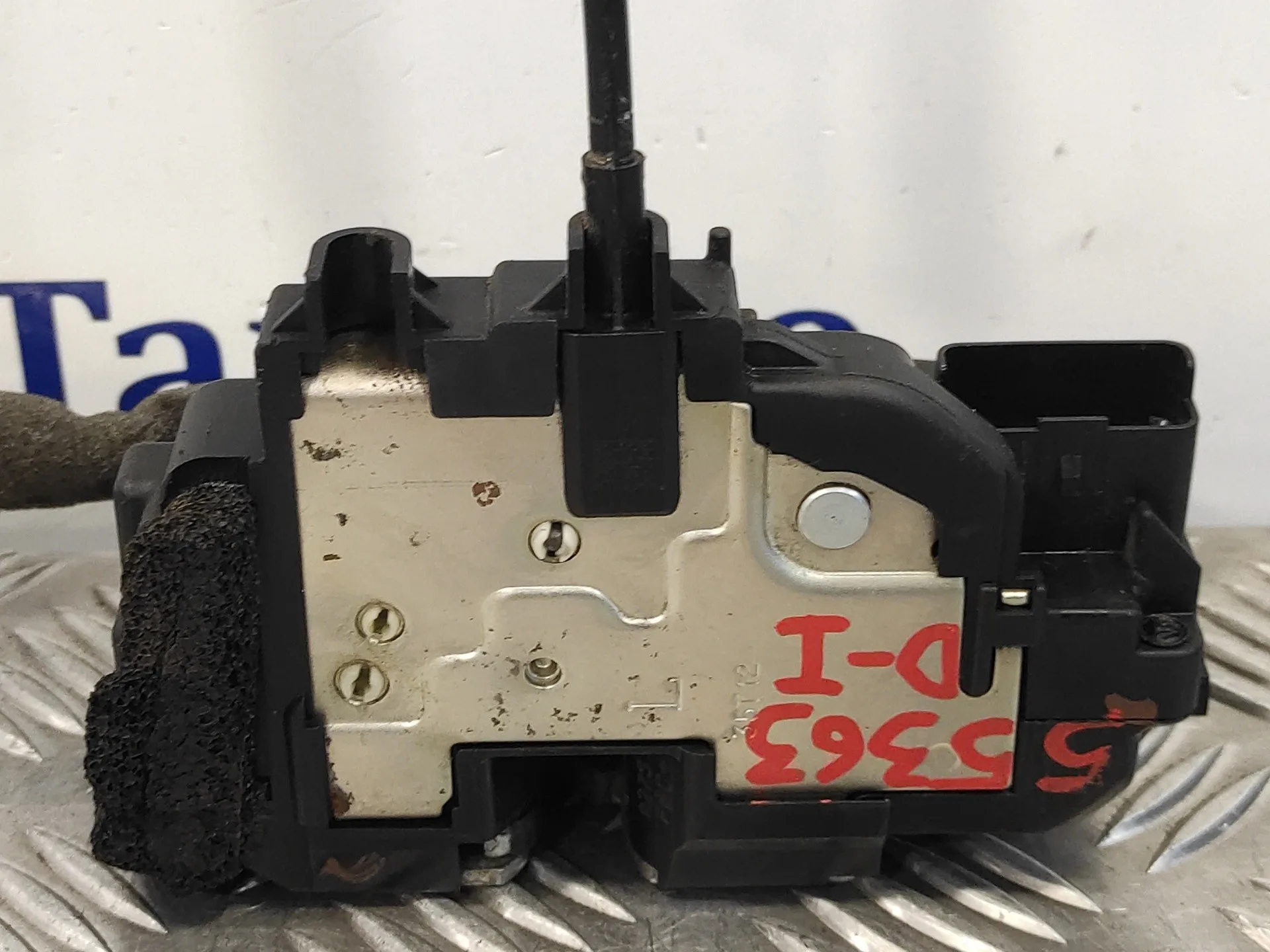 Cerradura Puerta Delantera Izquierda para Nissan Nv 200 (M20)