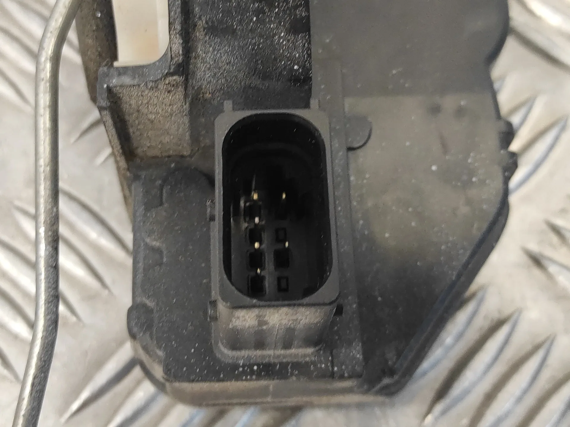 Cerradura Puerta Delantera Derecha para Opel Astra J Lim.