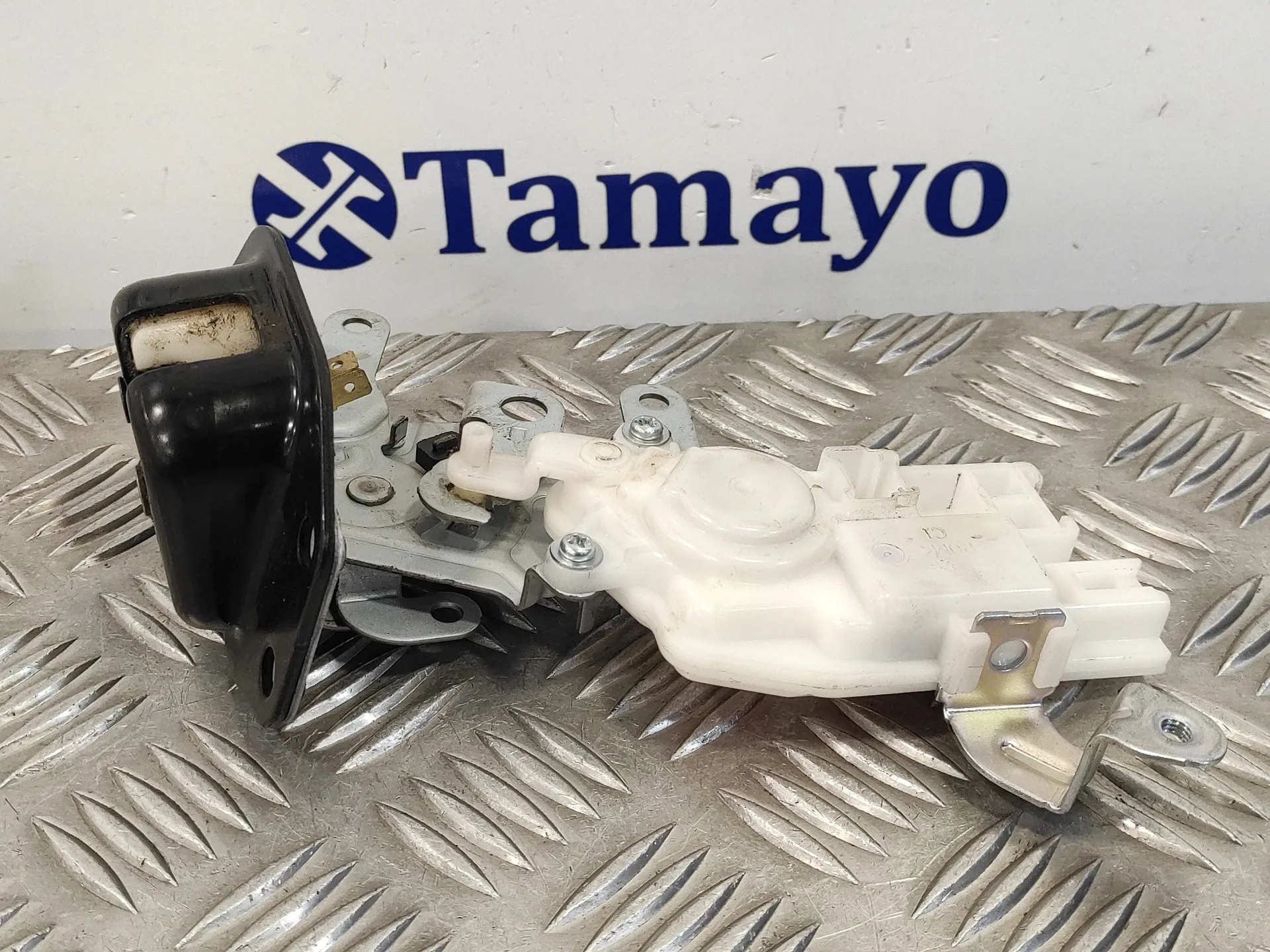 Cerradura Maletero / Porton para Nissan Nv 200 (M20)