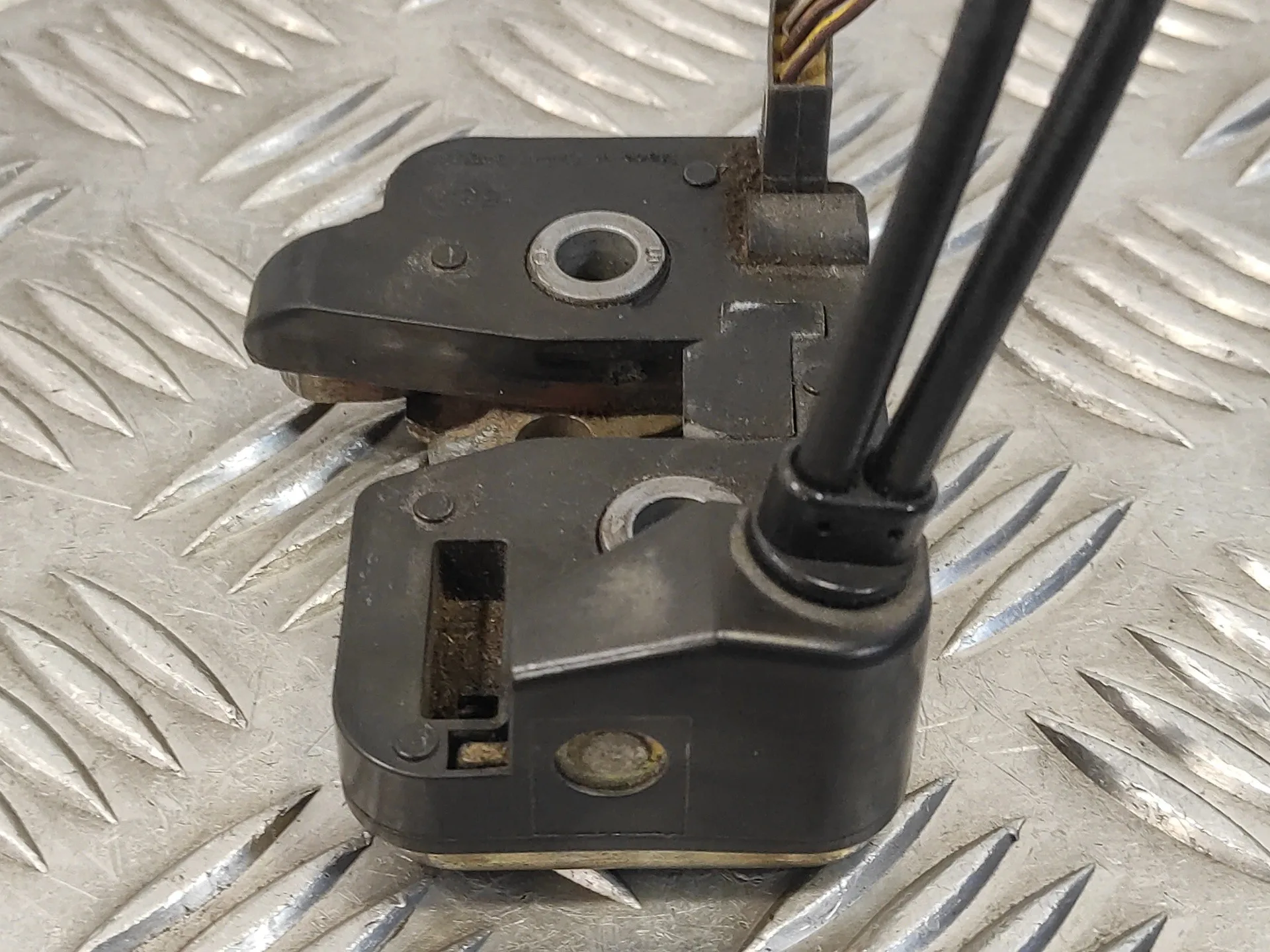 Cerradura Maletero / Porton para Ford Fusion (Cbk)