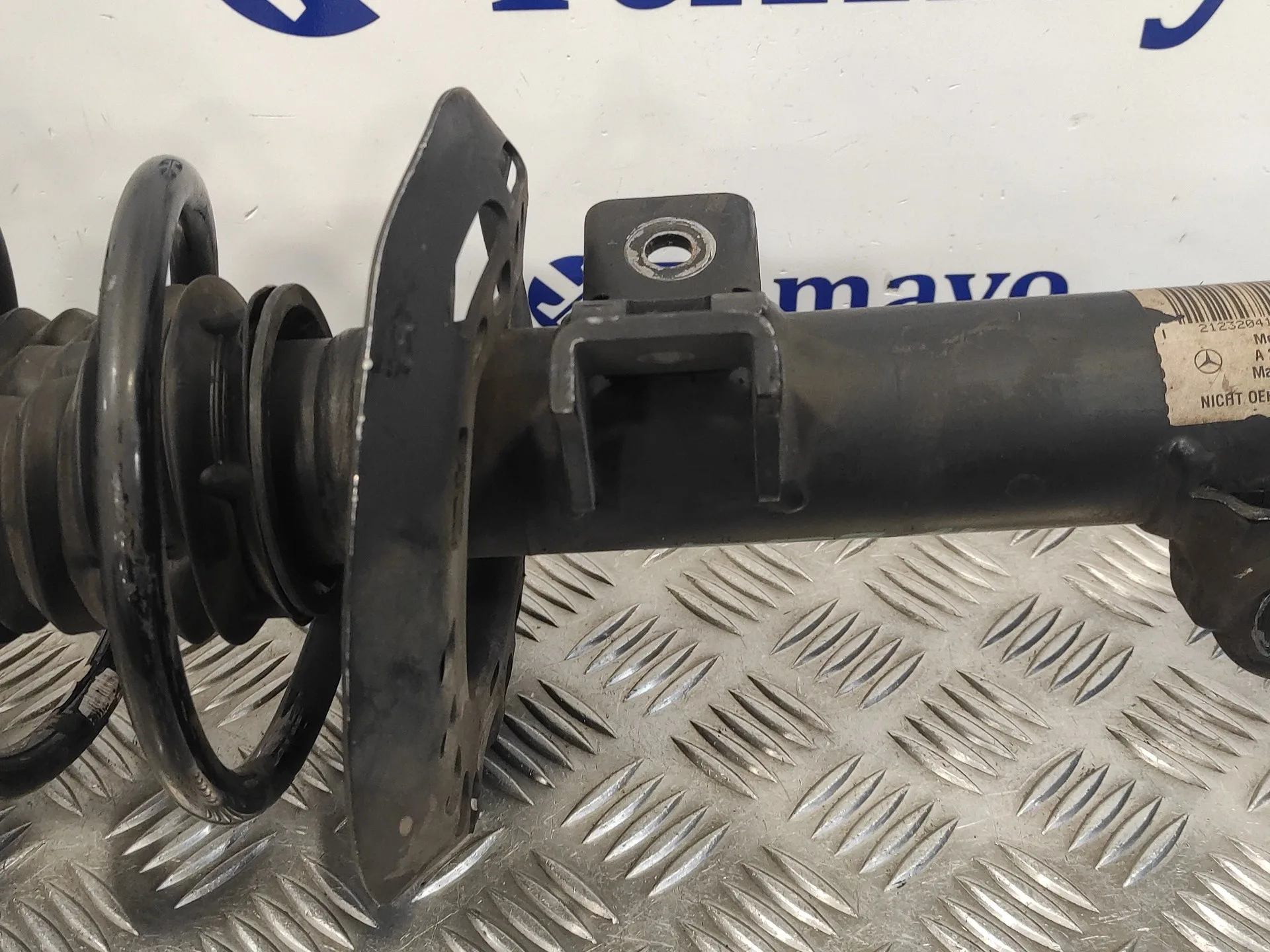 Amortiguador Delantero Derecho para Mercedes-Benz Clase E (W212) Lim.