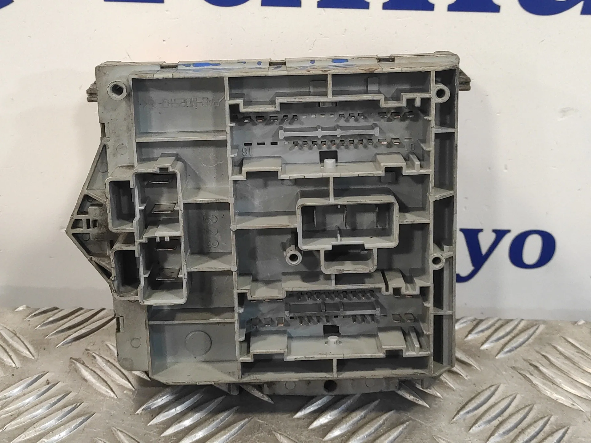 Caja Reles / Fusibles para Alfa Romeo Gt (125)