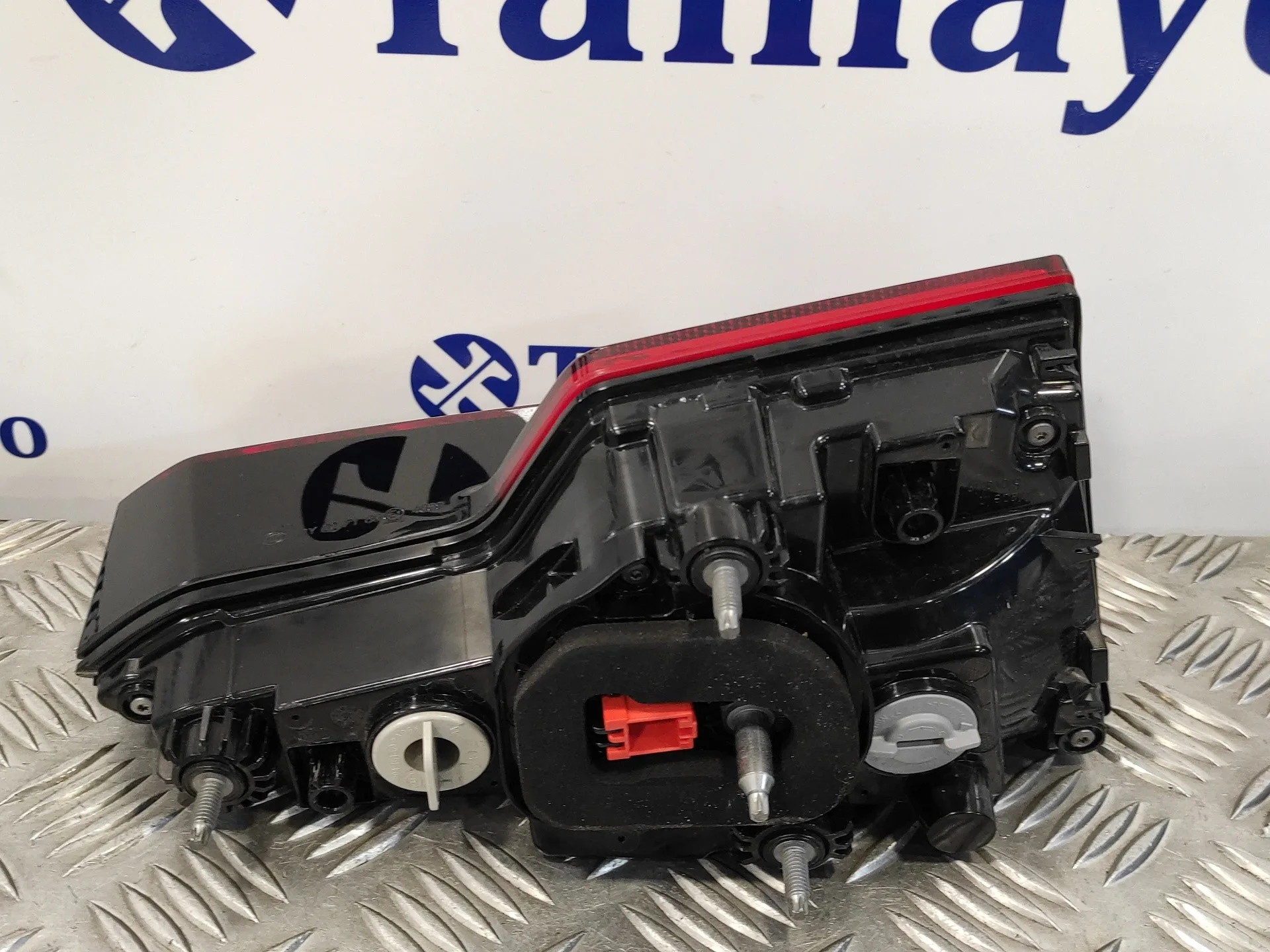 Piloto Trasero Derecho Interior para Audi A4 Berlina (8W2)