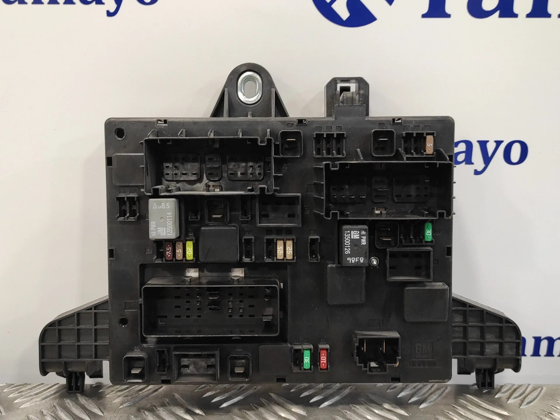 Caja Reles / Fusibles para Opel Astra J Lim.
