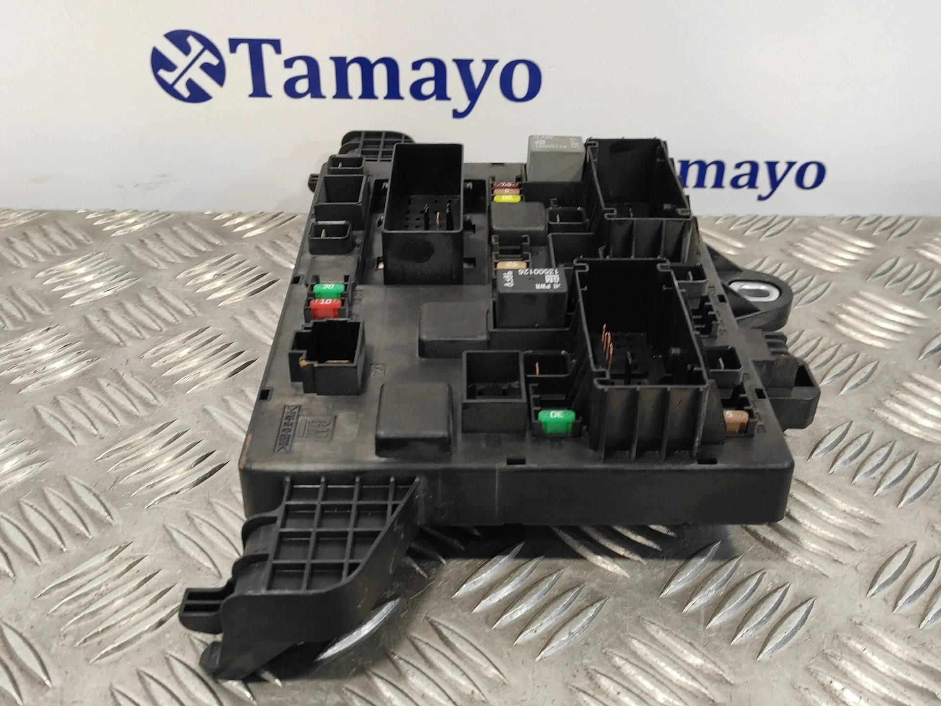 Caja Reles / Fusibles para Opel Astra J Lim.