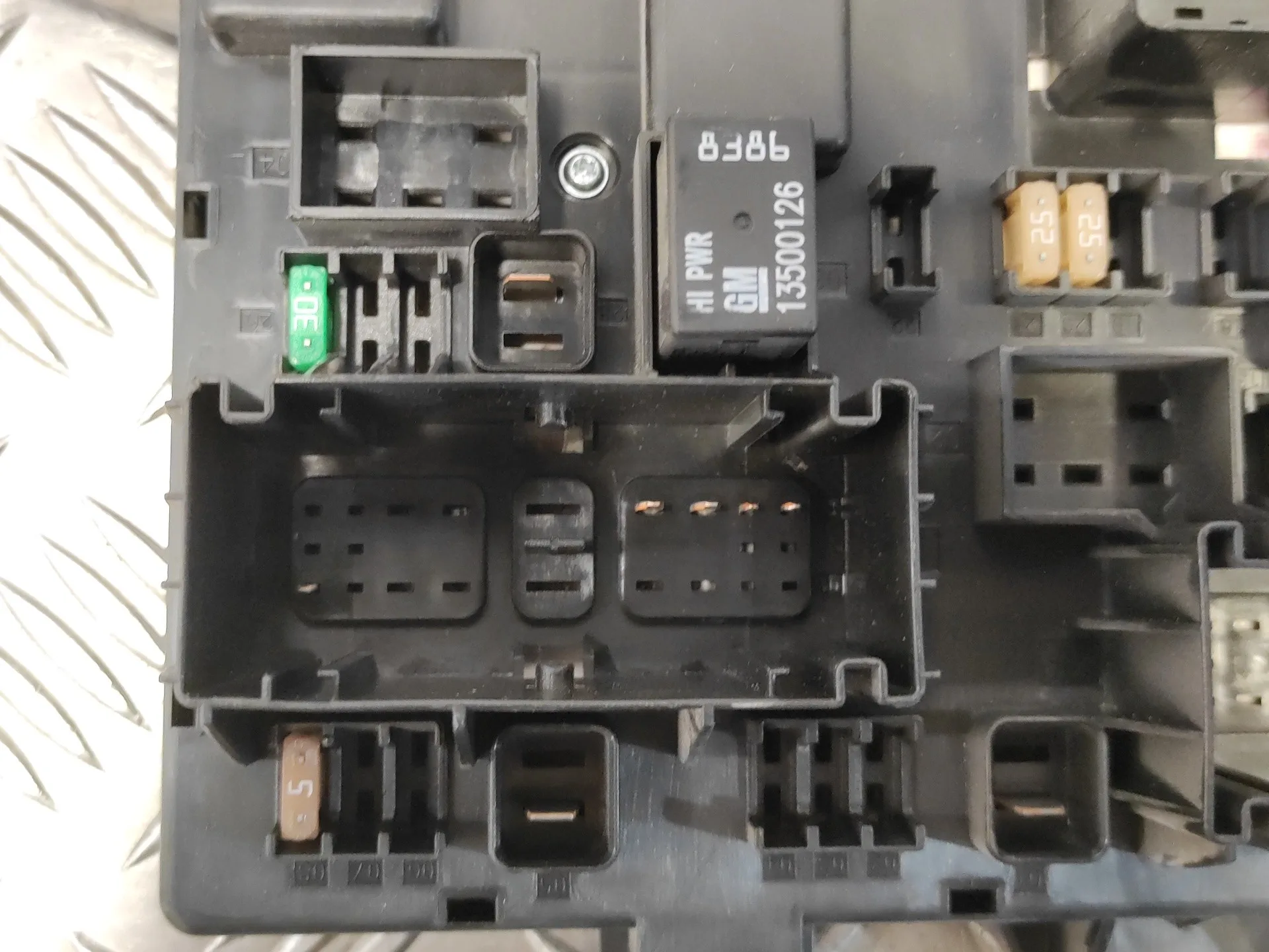 Caja Reles / Fusibles para Opel Astra J Lim.