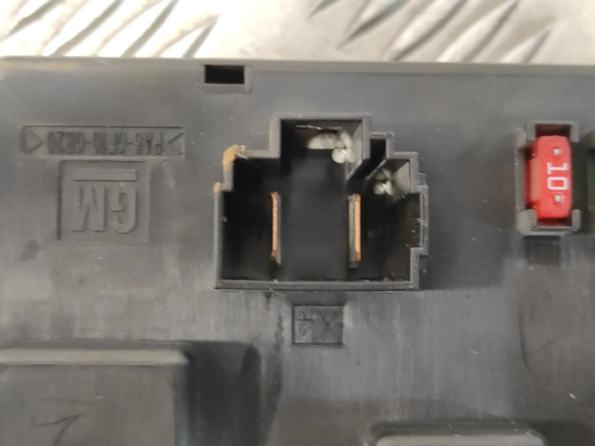 Caja Reles / Fusibles para Opel Astra J Lim.