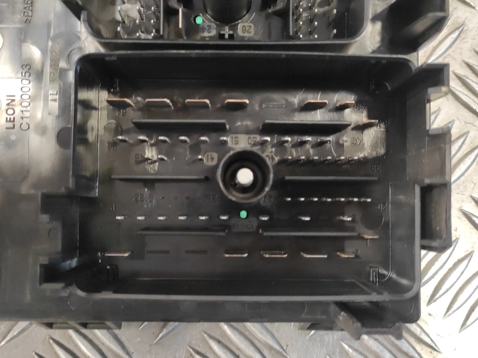 Caja Reles / Fusibles para Opel Astra J Lim.